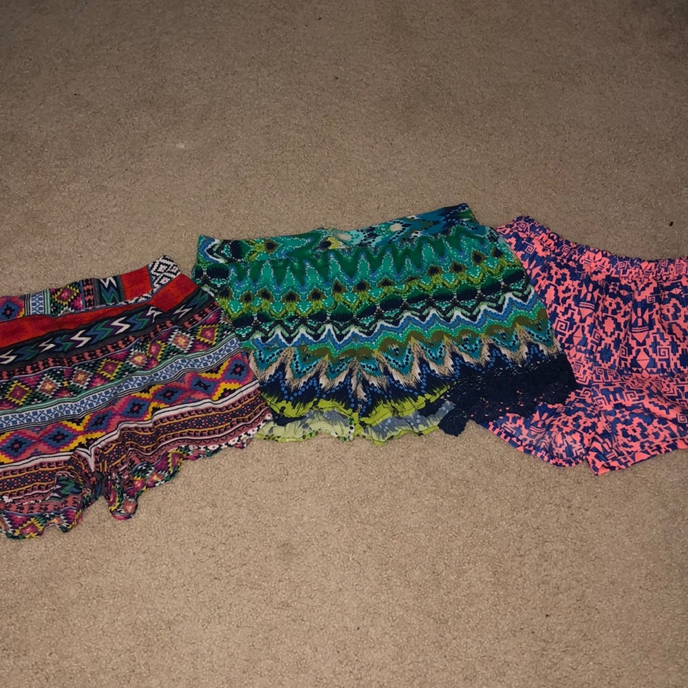 Set of 3 colorful shorts